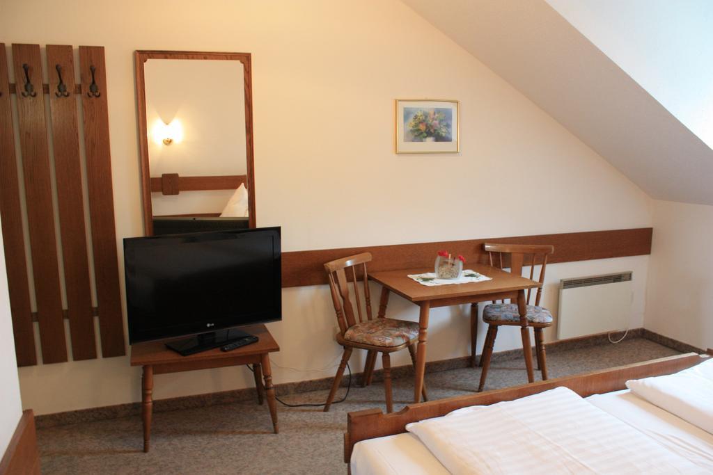 Burgenlaenderhof Hotel Garni Mörbisch am See Buitenkant foto